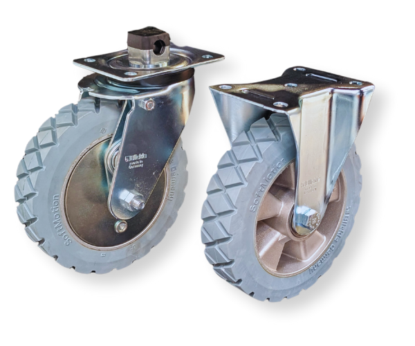 Feuerwehr Rollcontainer mit robusten Geländerädern für den Einsatz auf unebenem Untergrund