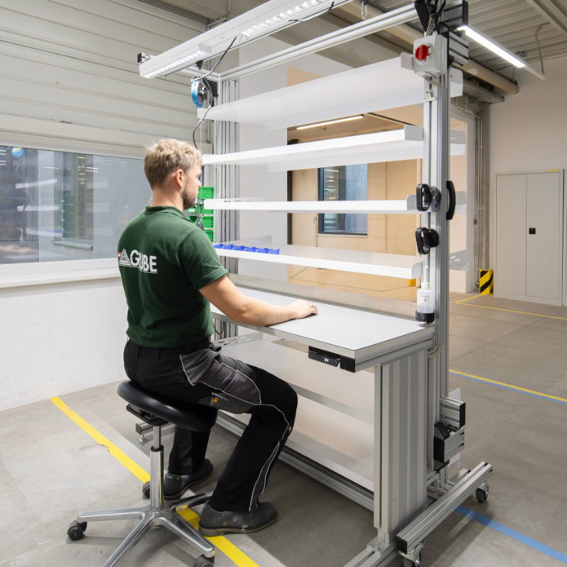 Höhenverstellbarer Industrie Handarbeitsplatz