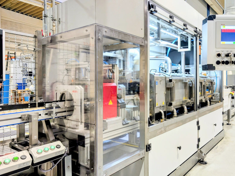 Industrielle Maschine symbolisiert Präzision und Innovation im Maschinenbau, Anlagenbau und Sondermaschinenbau.