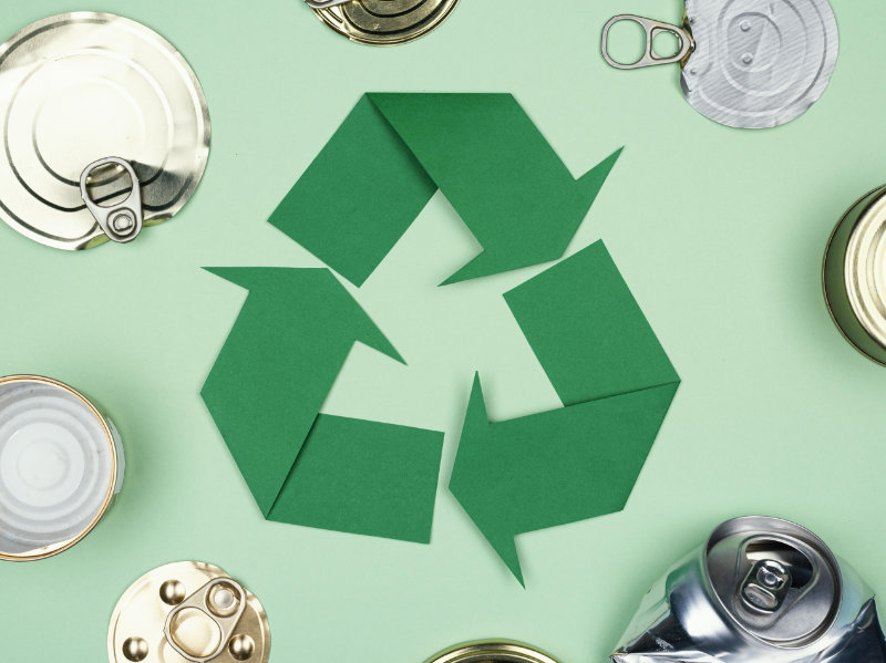 Recycling-Symbol steht für Nachhaltigkeit, Abfallwirtschaft und modernes Baustoffrecycling.